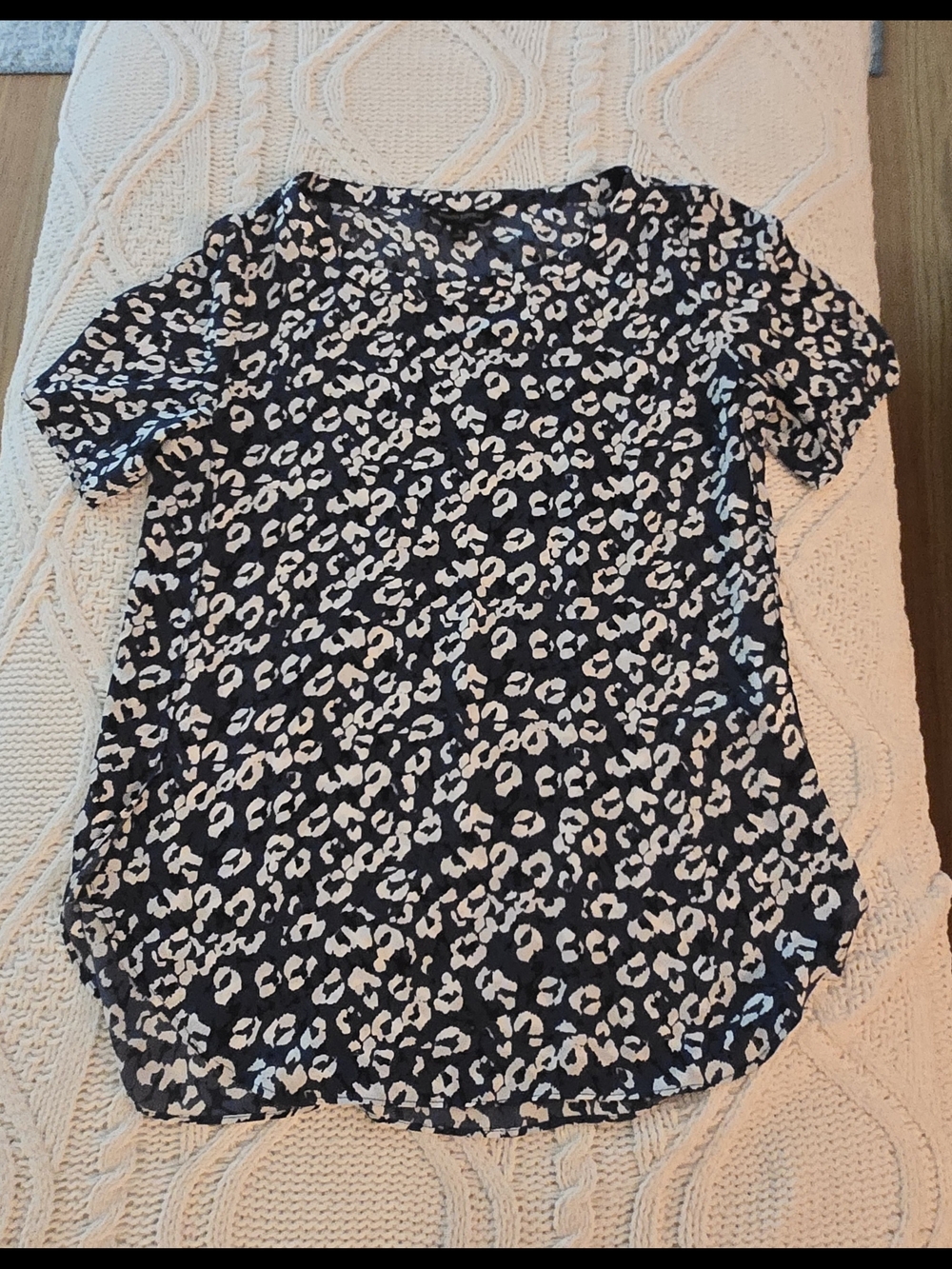 Banana Republic Leopard Print Short Sleeve Top M